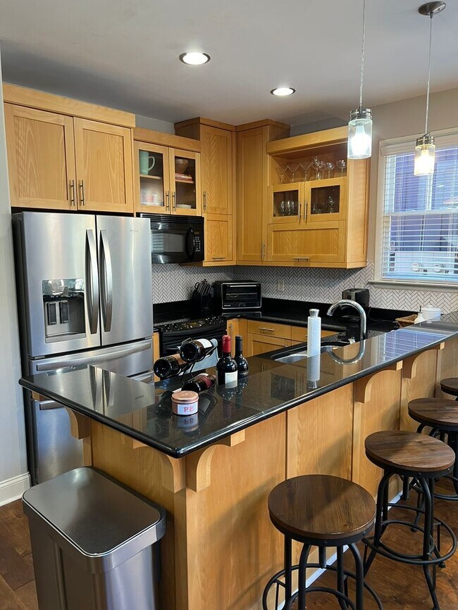 Building Photo - Awesome Urban Lofts Unit Available for Pre...