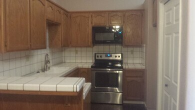 Building Photo - 412 Chaffee Ln