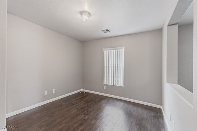 Building Photo - 776 Anacapri St