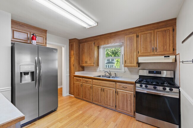 Building Photo - 45 Hartfeld Dr