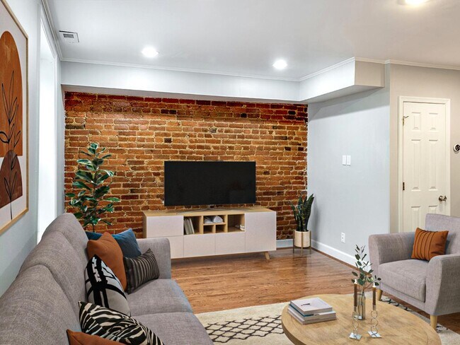 Foto del edificio - Updated Southwest Waterfront rowhouse step...