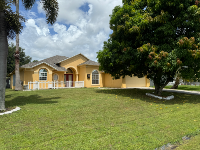 Primary Photo - 3598 SW Foremost Dr