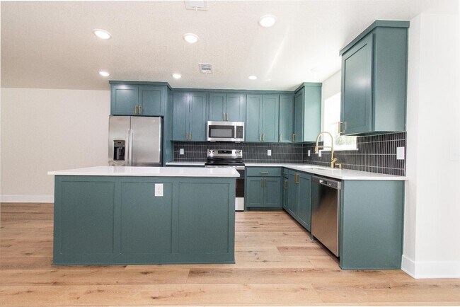 Foto del edificio - 651 E 9th Ave