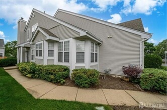 Building Photo - 14 Crestwood Ct