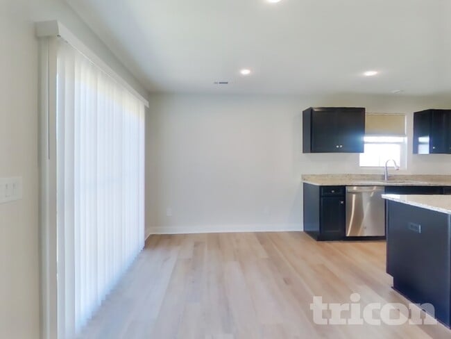 Foto del edificio - 2833 Thornton Grove Blvd