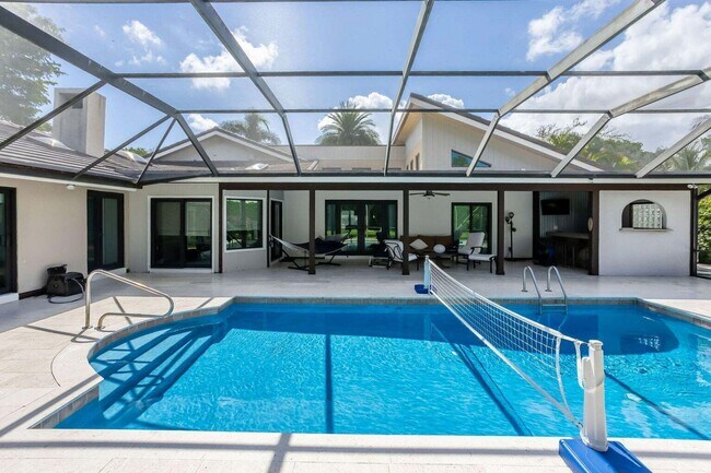 Foto del edificio - 2903 Banyan Blvd Cir NW