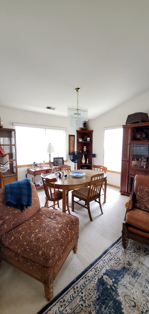 Building Photo - 2304 Woodside Dr
