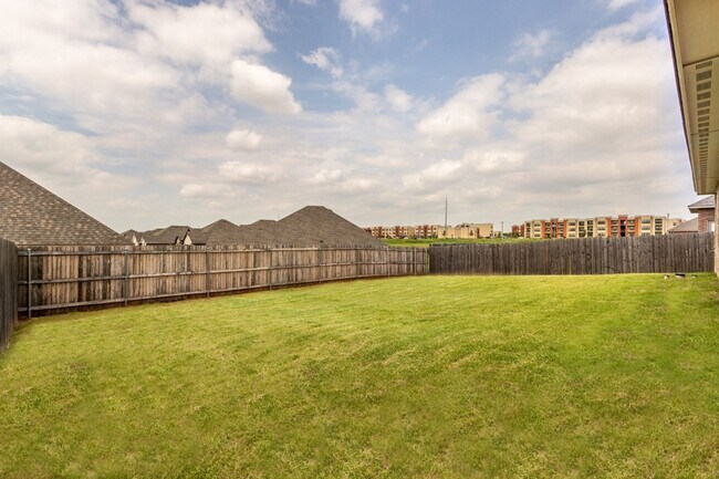 Foto del edificio - 4 Bed, 2 Bath Home for Rent in Edmond (Deer Creek Schools)- Move in Deposit-Free! (If Qualified)