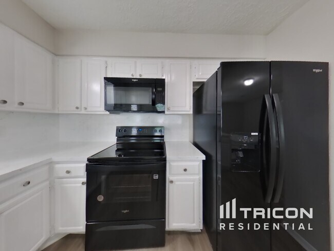 Foto del edificio - 7022 Sandy Knolls Dr