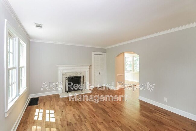Building Photo - 3494 Briarcliff Rd NE
