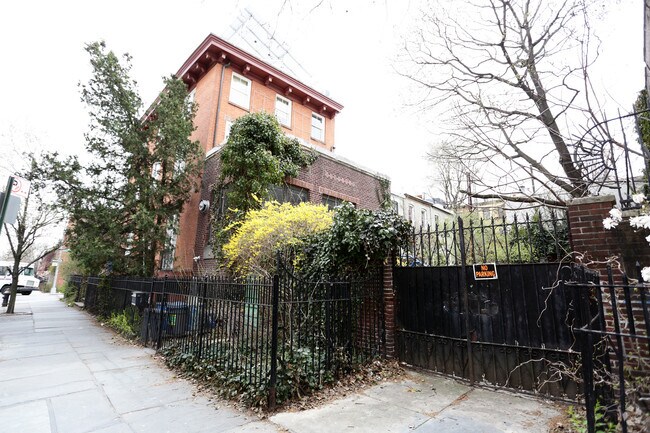 Building Photo - 418 Sackett St