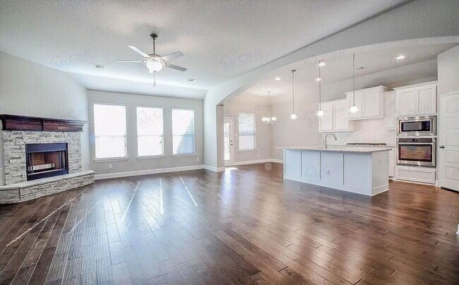 Foto del edificio - 2715 Chimney Rock Rd