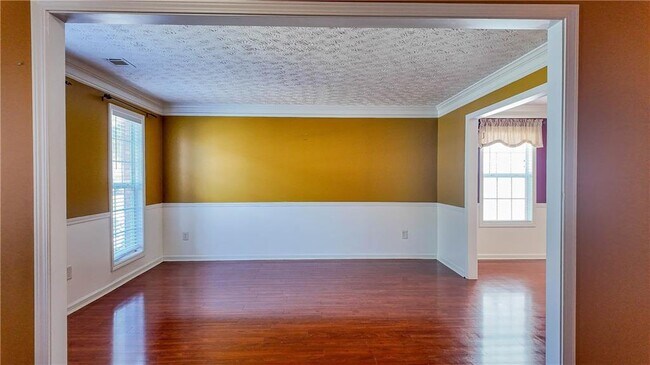 Building Photo - 2760 Rusticwood Dr SW