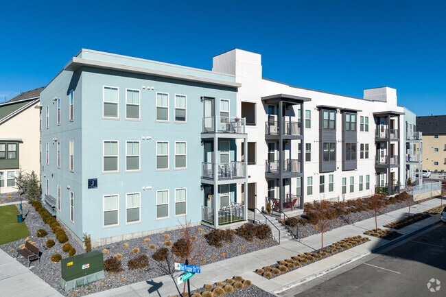 Building Photo - Vida at Daybreak Phase 1