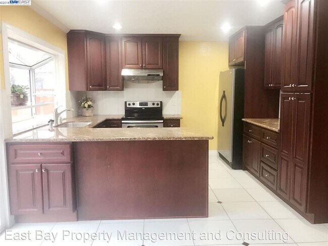 Building Photo - 5 br, 3 bath House - 5109 Rose Way