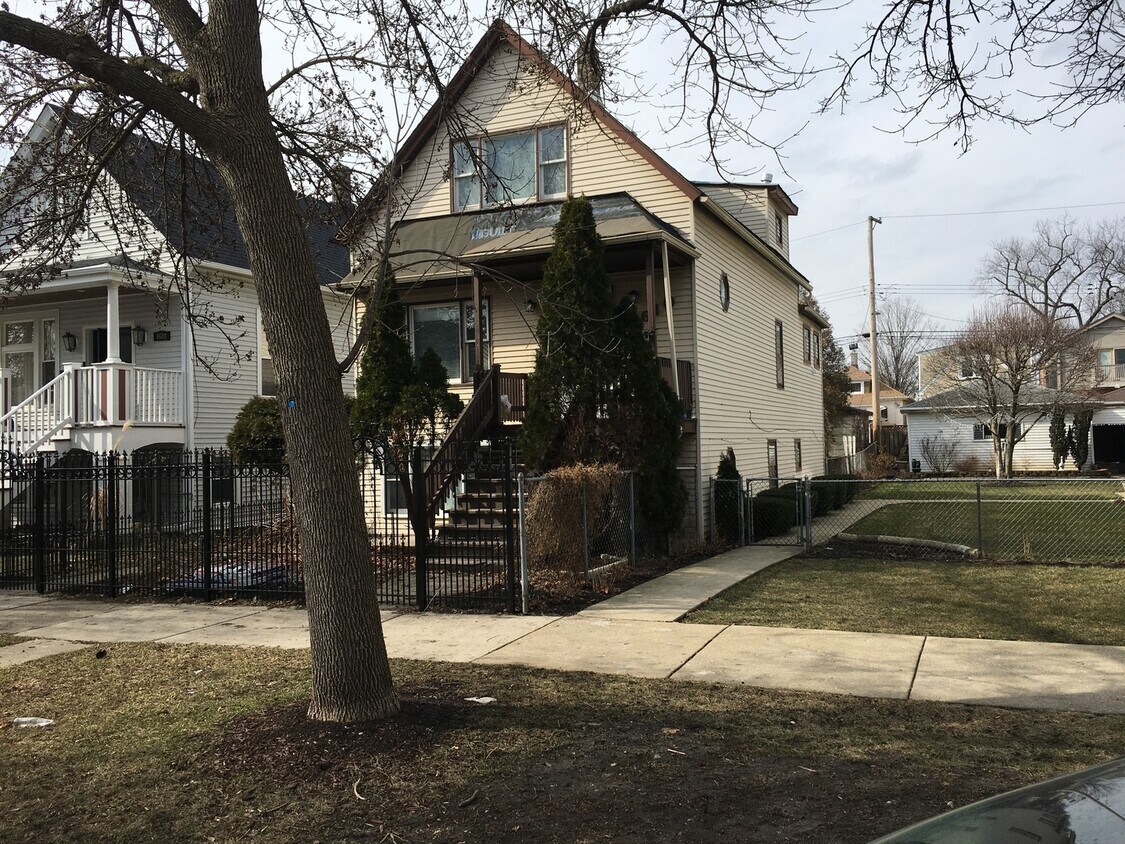 Foto principal - 4610 N Karlov Ave
