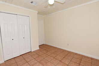 Building Photo - 16222 Queensdale Dr