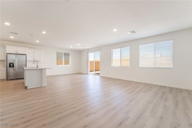 Building Photo - 1027 Gentle Swan