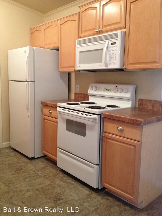 Building Photo - 3 br, 2 bath House - 540 Van Buren Rd