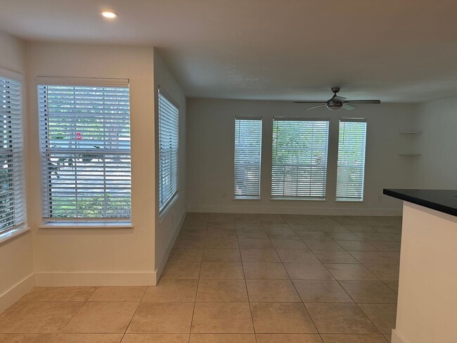 Building Photo - 1275 Crystal Way