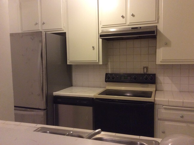 Foto del edificio - 12600 Fonthill Ave