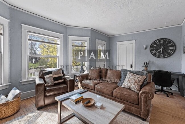 Building Photo - 2872 S Linebarger Terrace