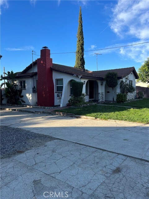 Building Photo - 8553 E 9th St