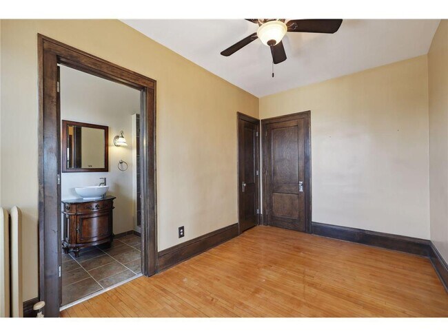 Foto del edificio - 2218 Nicollet Ave