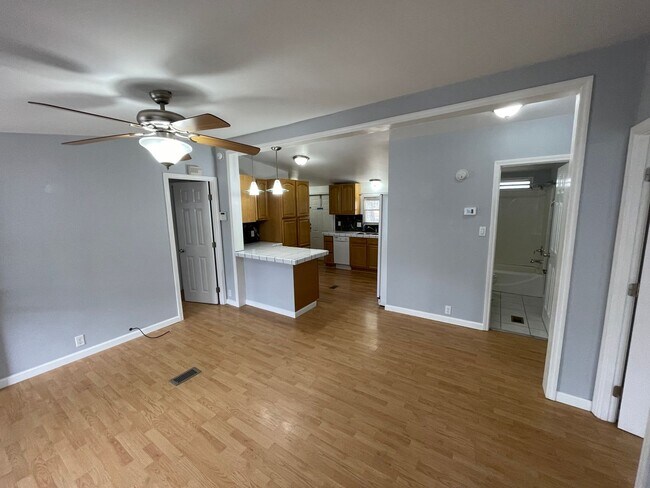 Foto del edificio - 3 bed / 2 bath ~ Summerville