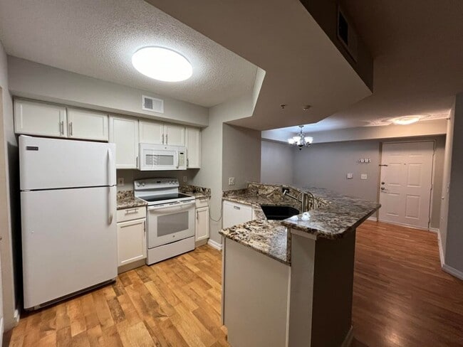 Building Photo - Portofino of jensen Beach