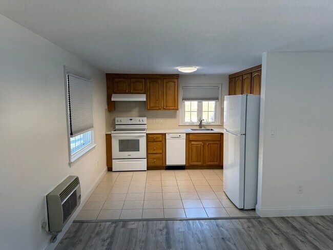 Foto del edificio - 6 Franzone Dr