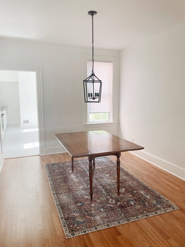 Foto del edificio - 533 Howard Ave