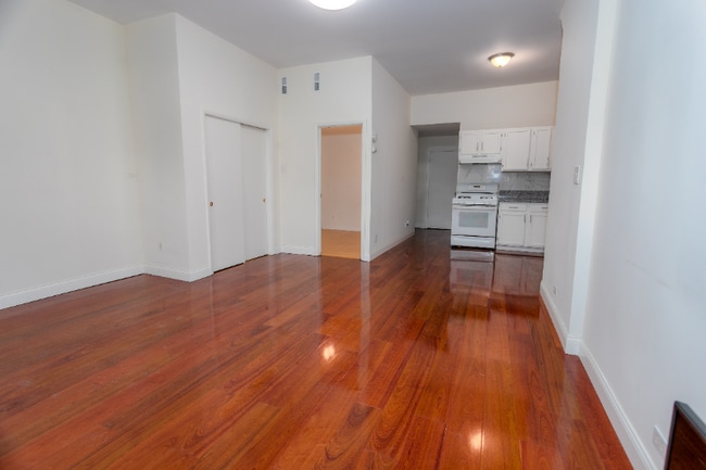 Photo - 1651 W 38th Pl Apartment