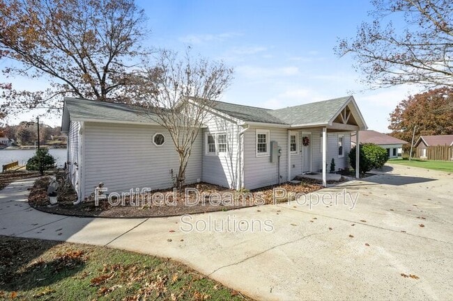 Foto del edificio - 395 Lake Dr