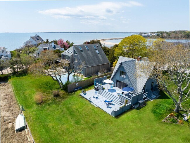 Foto del edificio - 56 Far Pond Rd