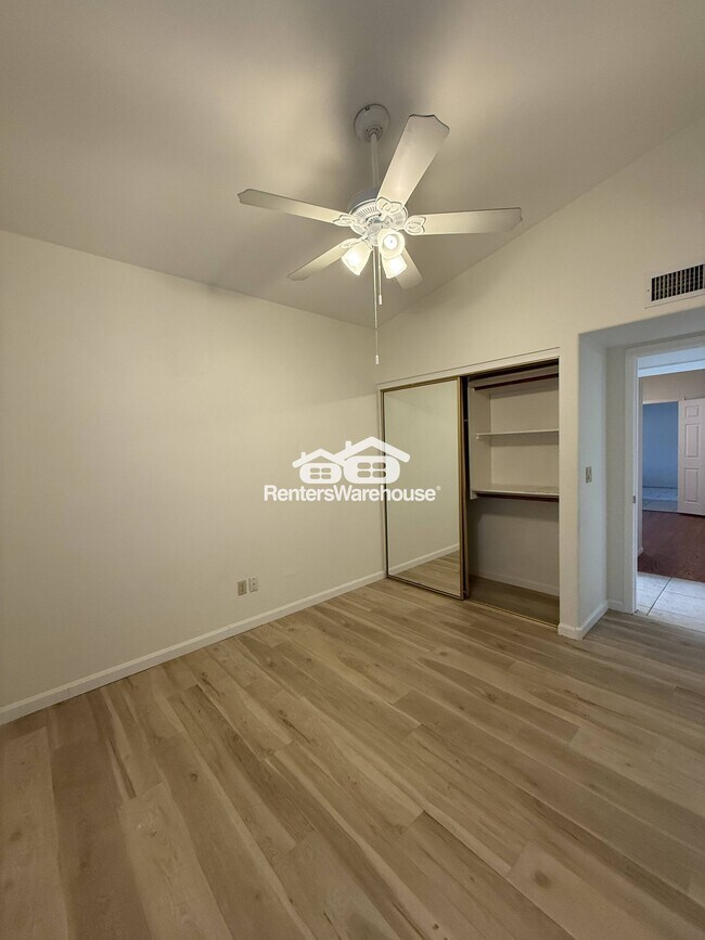 Building Photo - 2819 E Calavar Rd