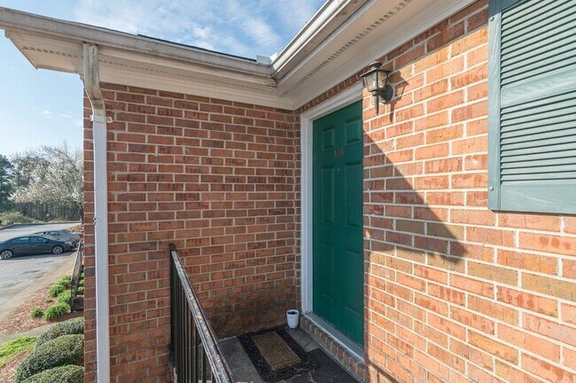 Foto del edificio - 2165 S Milledge Ave