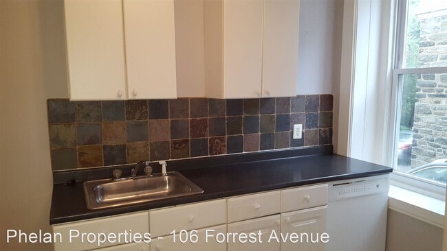 Building Photo - 106 Forrest Ave