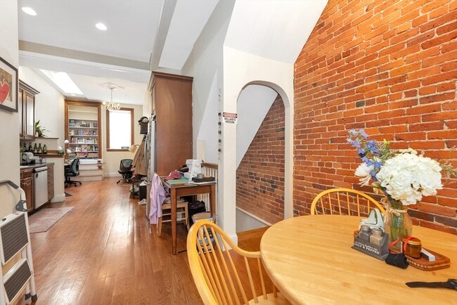 Building Photo - 1027 Tremont St