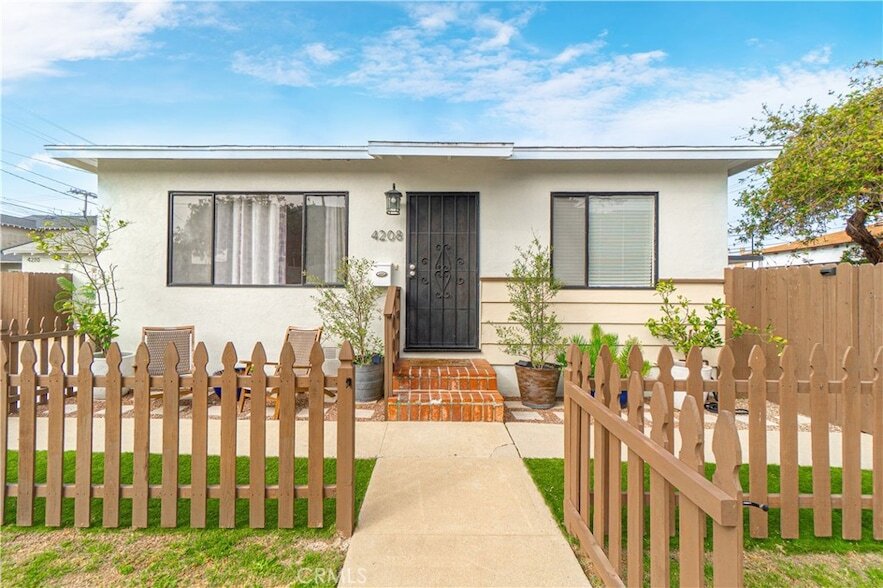 Foto principal - 4208 W 182nd St