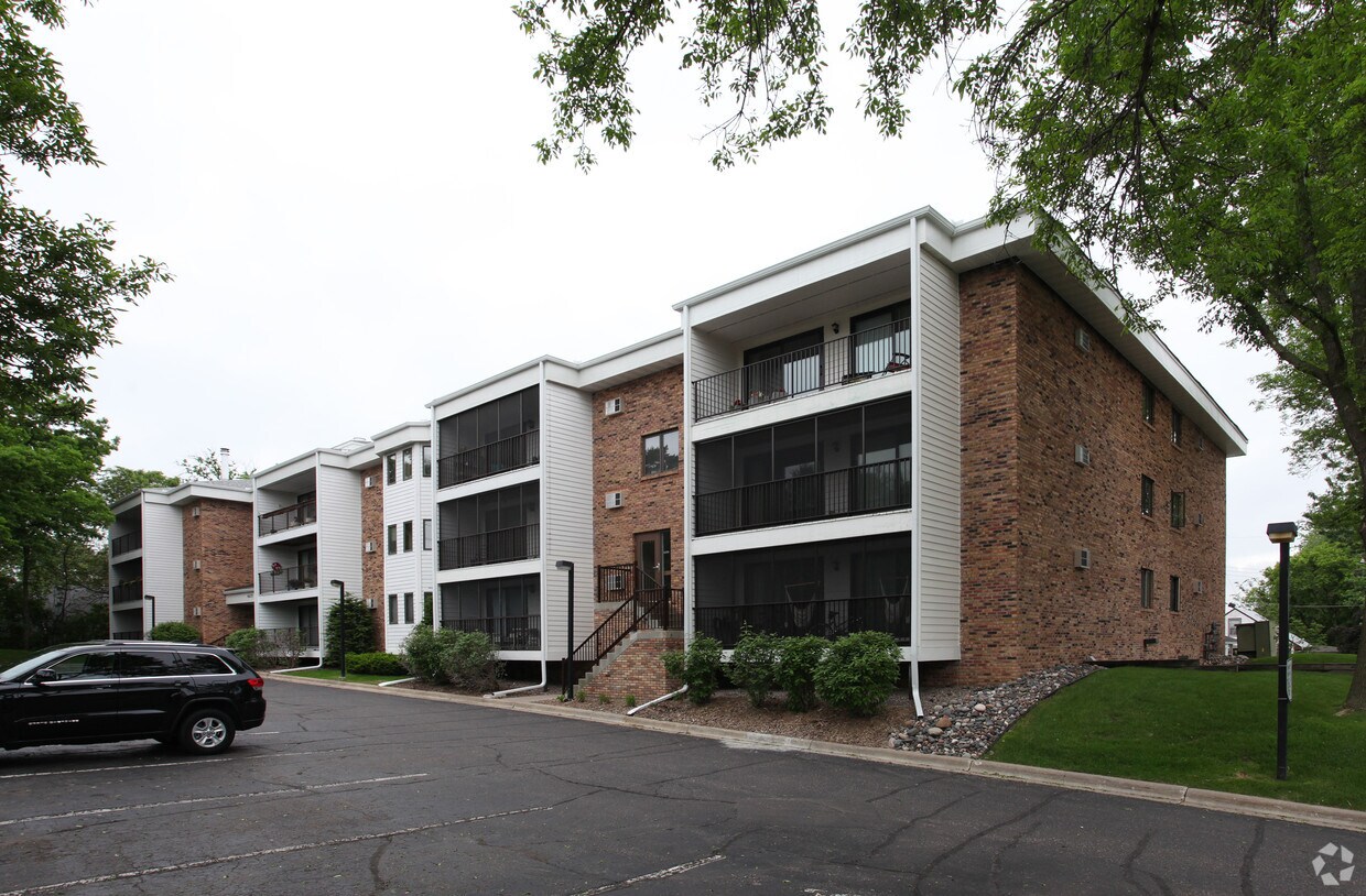 4625 Blvd, Saint Louis Park, MN 55416 Apartments in Saint