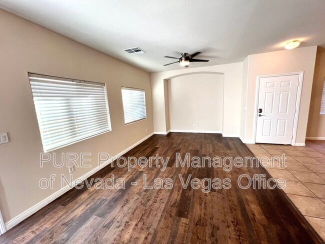Foto del edificio - 8809 Horizon Wind Ave