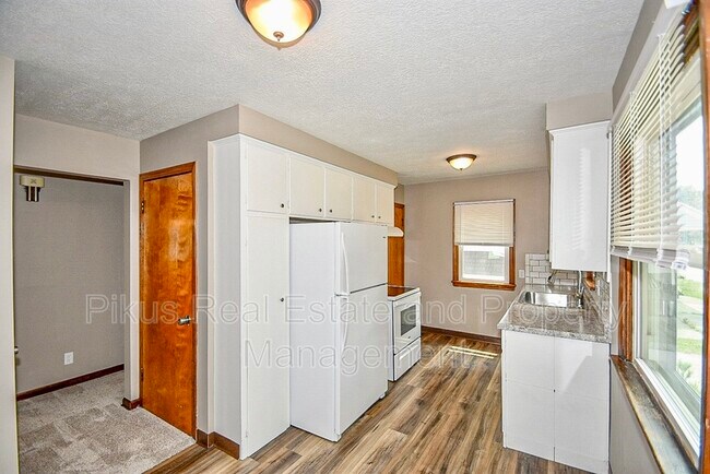 Building Photo - 1383 Leonora Ave