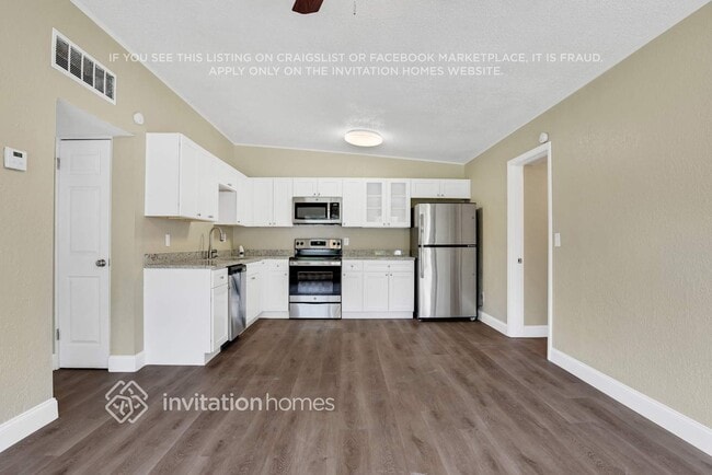 Building Photo - 142 Country Club Cir