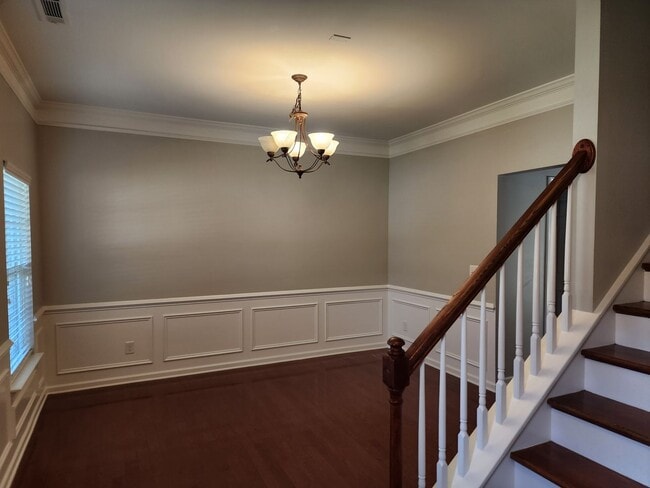 Building Photo - Quaint 4-Bedroom Home