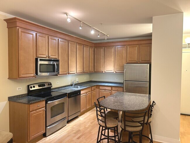 Foto del edificio - 565 W Quincy St