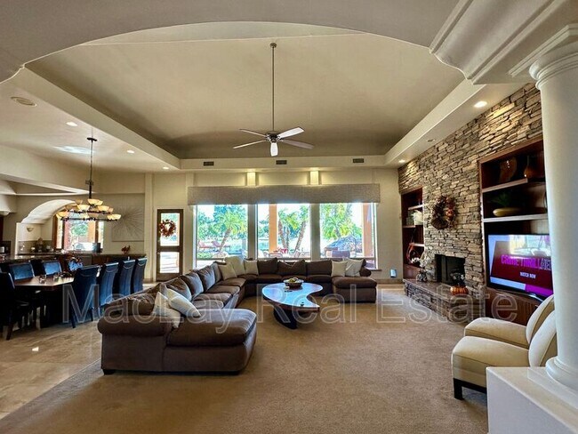 Foto del edificio - 5711 W Linda Ln