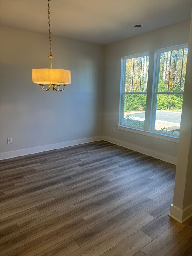 Foto del edificio - NEW BUILD! Offering $1000.00 off  with a move in by 1/15/2026!