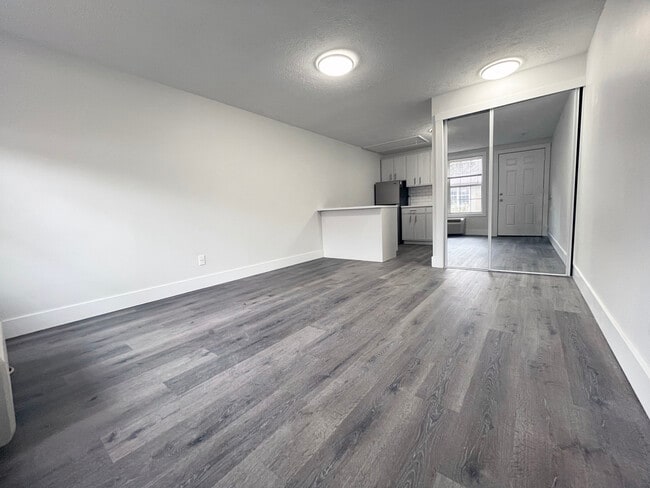 Foto del edificio - Pine Grove Apartments