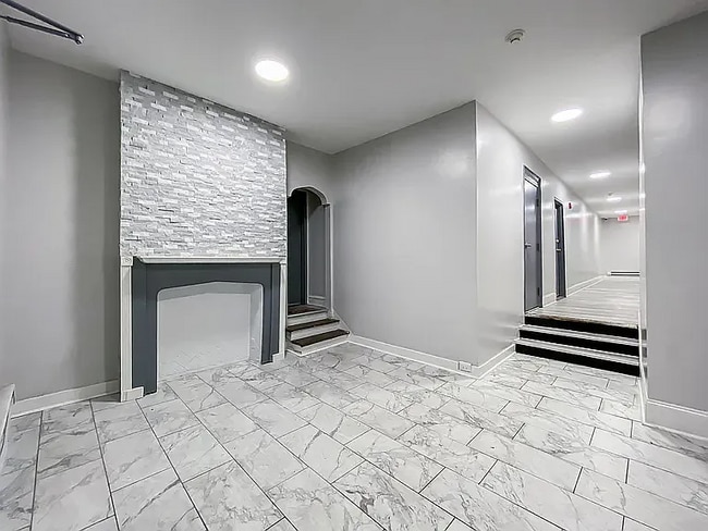 Building Photo - 5800 N 16th St